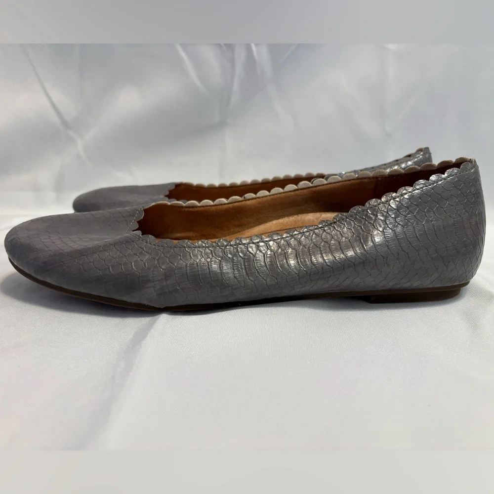 Vionic Julieta Scalloped Detail Snake Print Gray Arch Support Slip On Size 9.5 - Picture 6 of 10